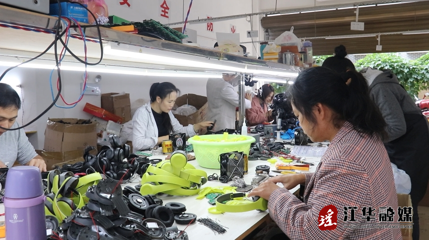 工厂建在移民社区 江华大圩镇电子科技产业的就业红利
